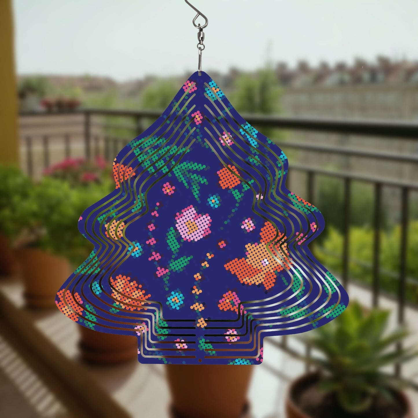 Métis Digital Dotted Floral Christmas Tree Wind Spinner